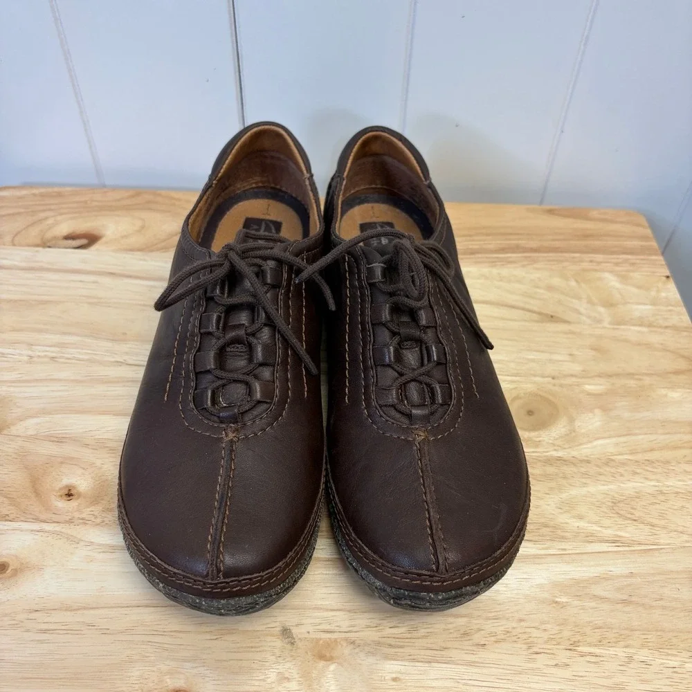 Clarks measurements weight